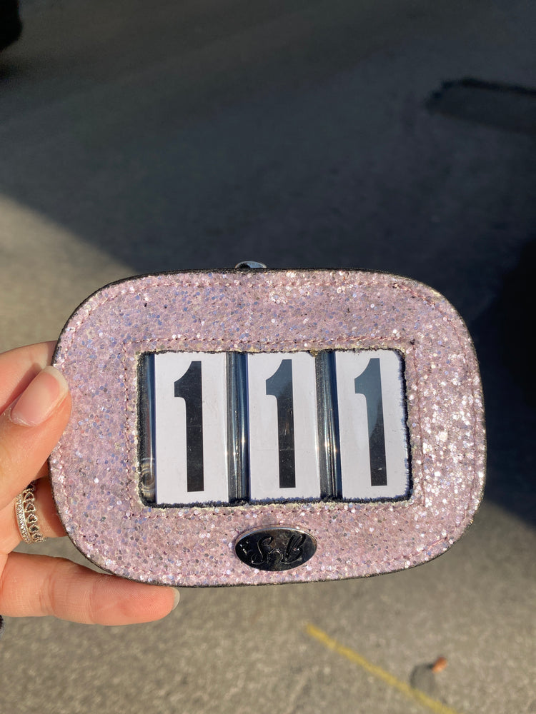Targa con numero di cavallo glitterato