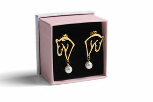 
            
                Load image into Gallery viewer, Horse and pearls Earrings
            
        